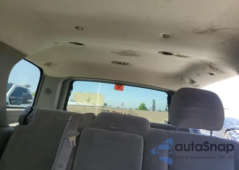 2004 Chevrolet Tahoe C1500 из США, поврежденный, VIN 1GNEC13V14R266730